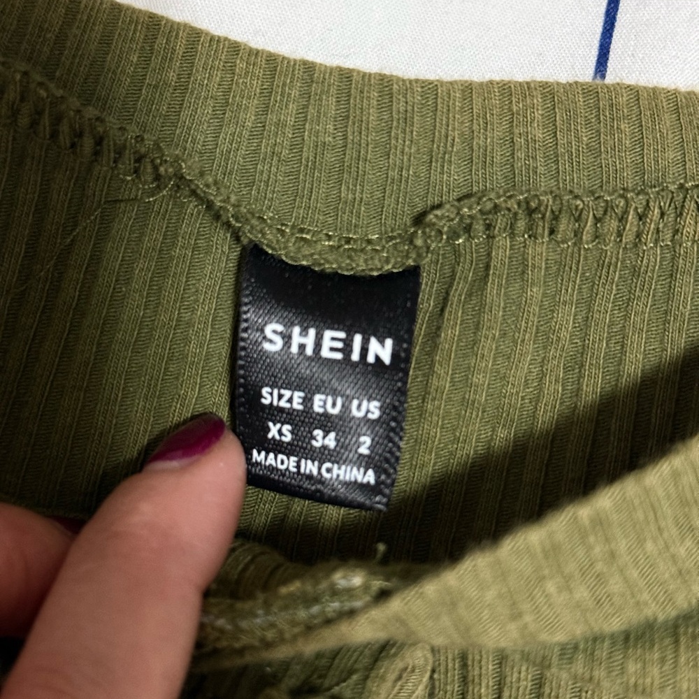 Green Ribbed Long Sleeve Tee - Picture 4 of 5